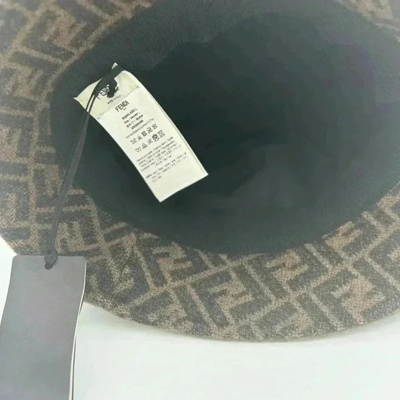 BNWT FENDI HAT FF Logo Wool Bucket Hat Large - Picture 9 of 12